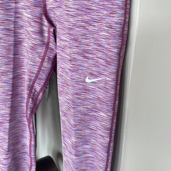 Brand New Nike Pro Dri-Fit Tight Fit Crop Length Training Pink Multi Leggings - Picture 4 of 13